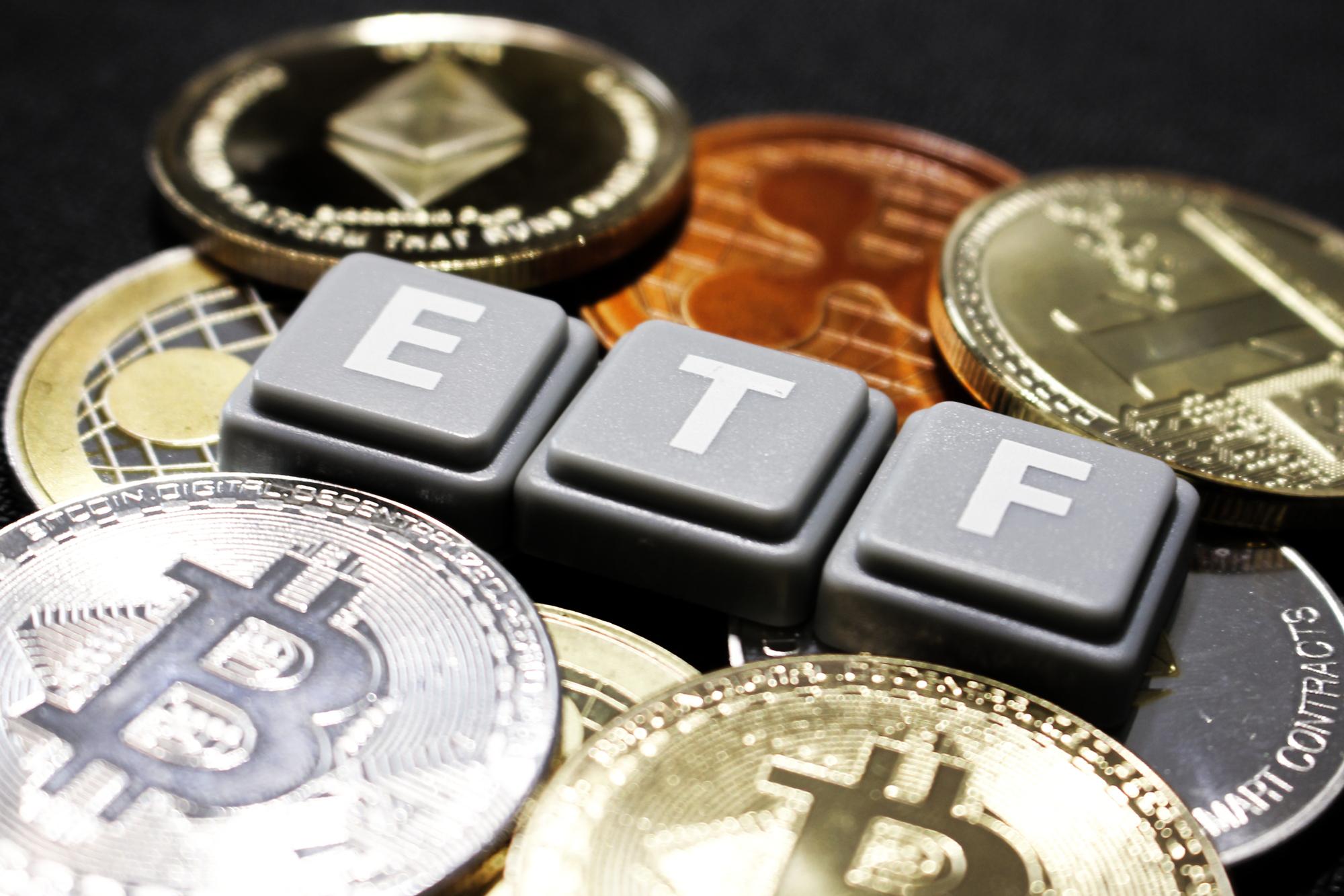 "ETFs de Bitcoin avanzan"